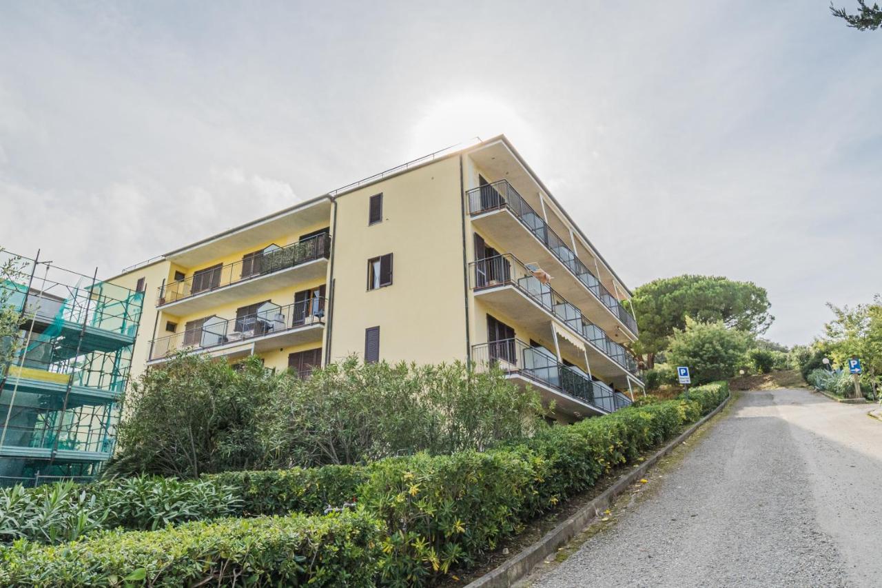 Monolocali Le Lecce Pool & Tennis Capoliveri  Eksteriør bilde