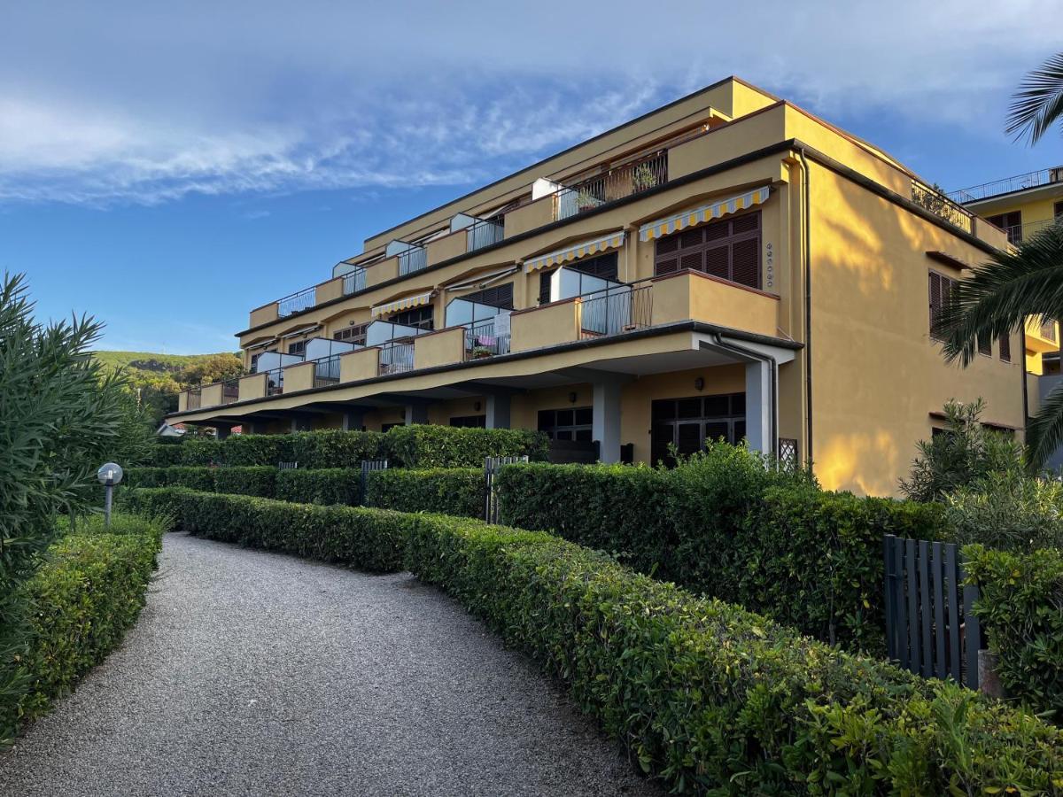 Monolocali Le Lecce Pool & Tennis Capoliveri  Eksteriør bilde